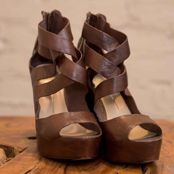 dark brown wedges